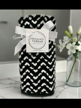 2pc COMMON THREAD BLACK WHITE CHEVRON JACQUARD COTTON FINGERTIP SET NEW